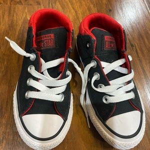 Used kids converse in excellent condition
